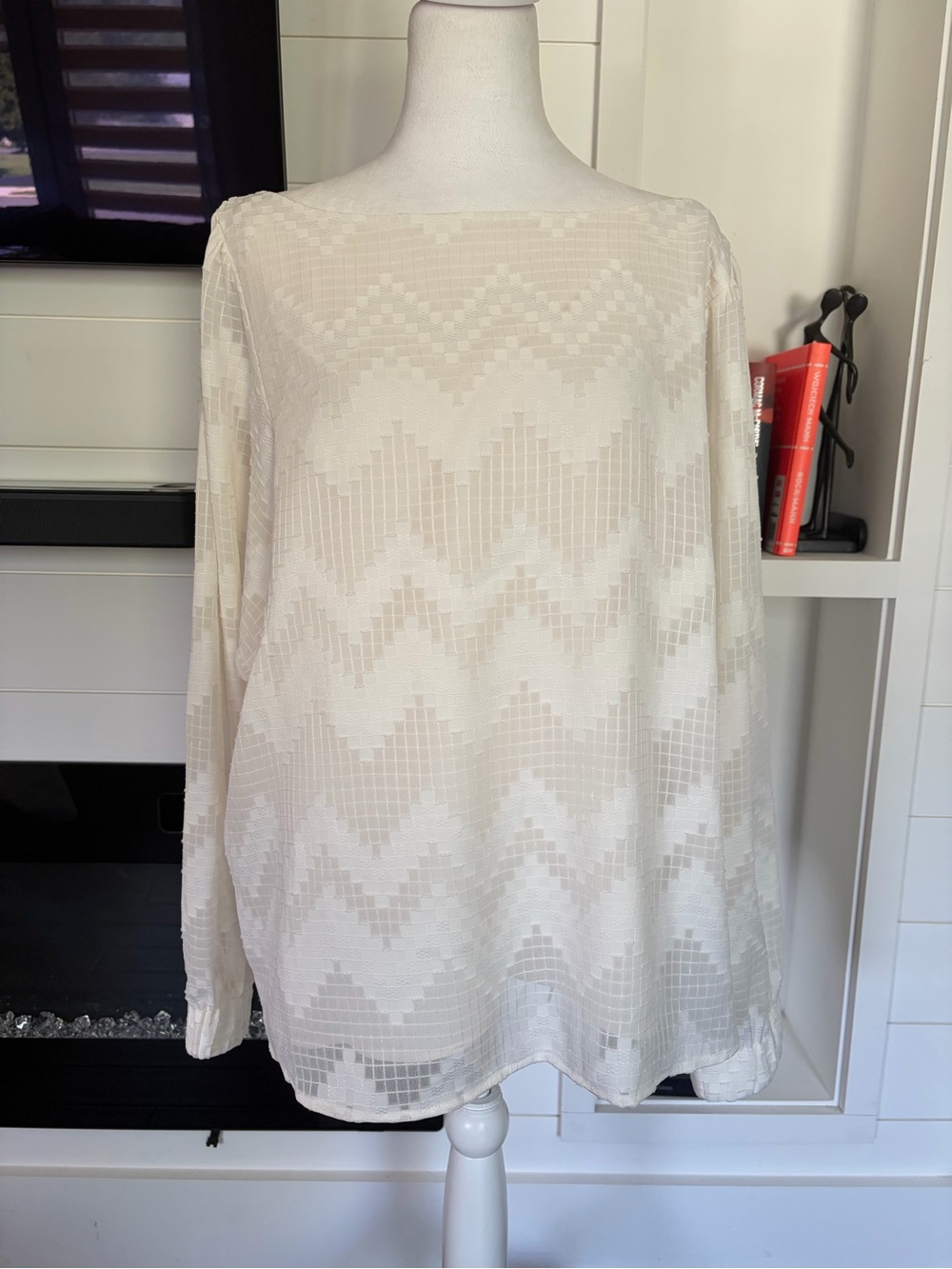 Banana Republic Cream Chevron Textured Long-Sleeve Blouse